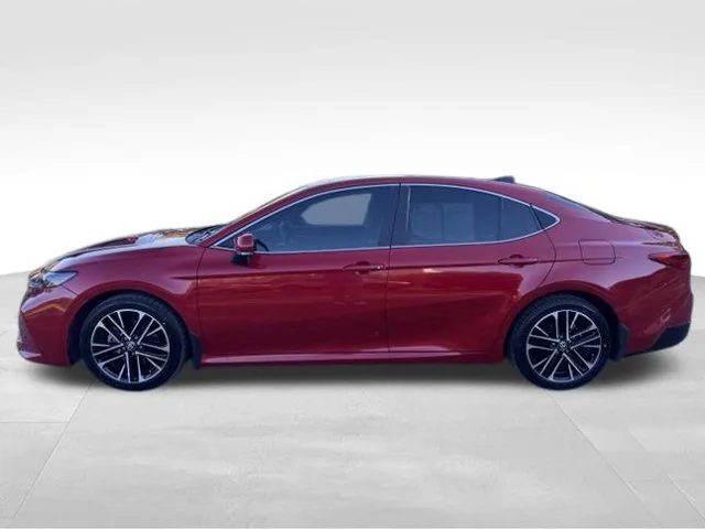 Used 2025 Red Toyota XLE image 4