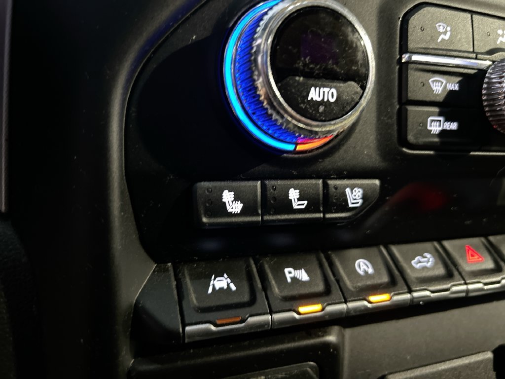 Used 2020 Black GMC SLT image 35