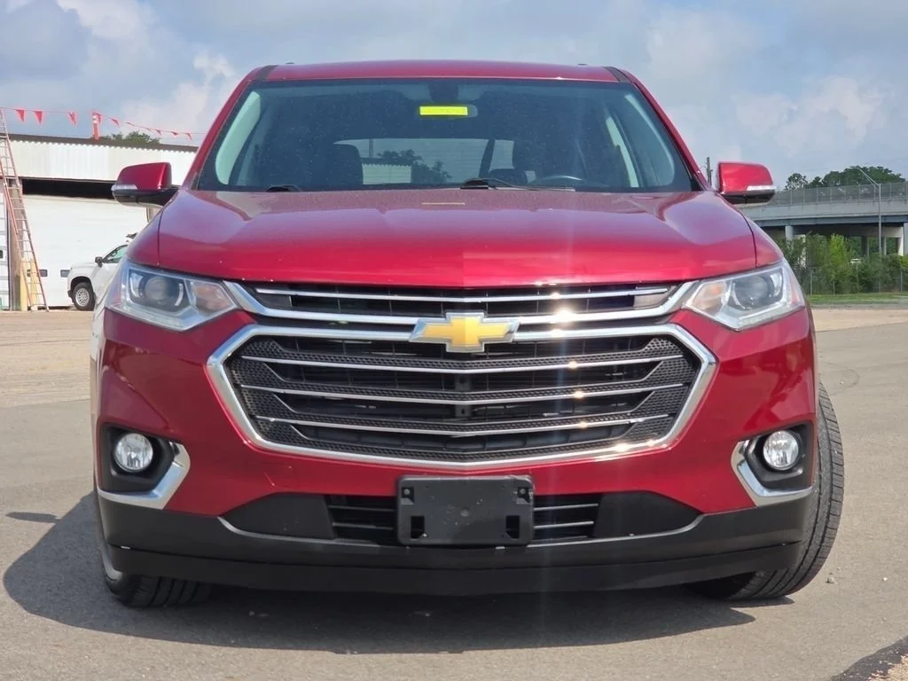 Used 2018 Cajun Red Tintcoat Chevrolet LT image 3