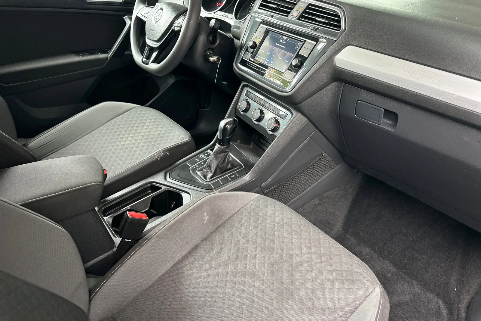Used 2021 White Volkswagen S image 17