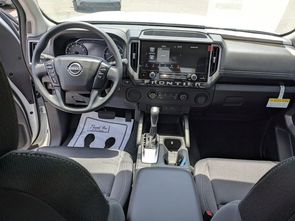 2025 Nissan Frontier SV - Photo 15