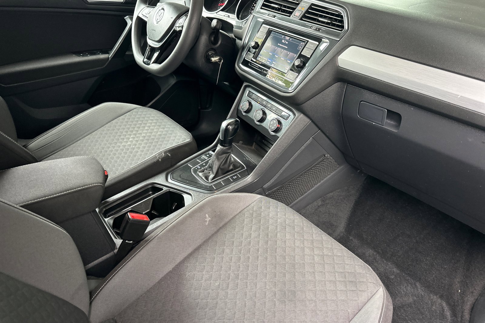 Used 2021 White Volkswagen S image 17