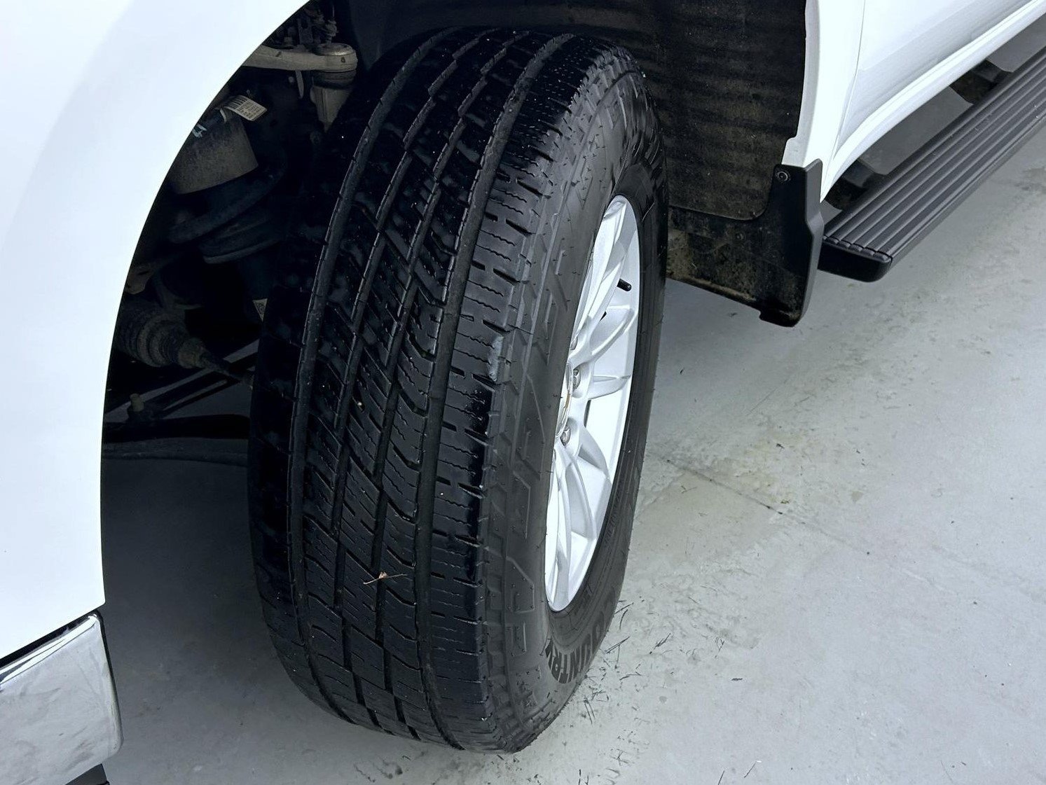 Used 2024 Summit White Chevrolet LT image 24