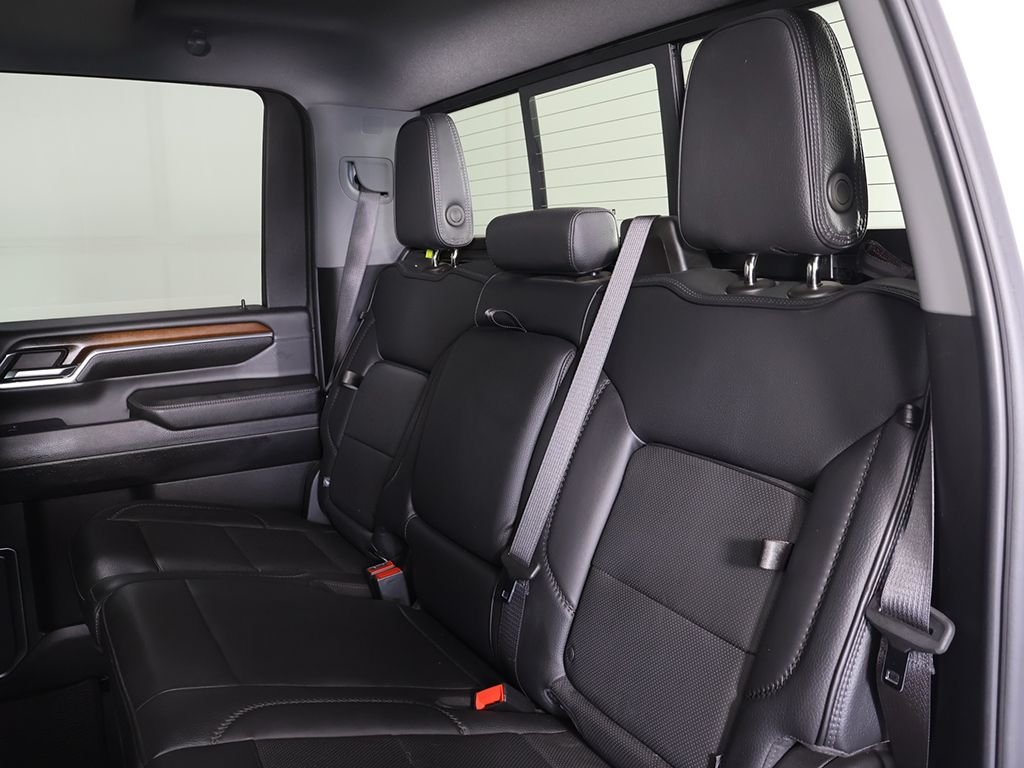 Used 2024 White GMC Denali image 31