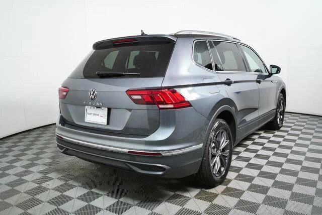 Certified Used 2024 Platinum Gray Metallic Volkswagen SE image 3