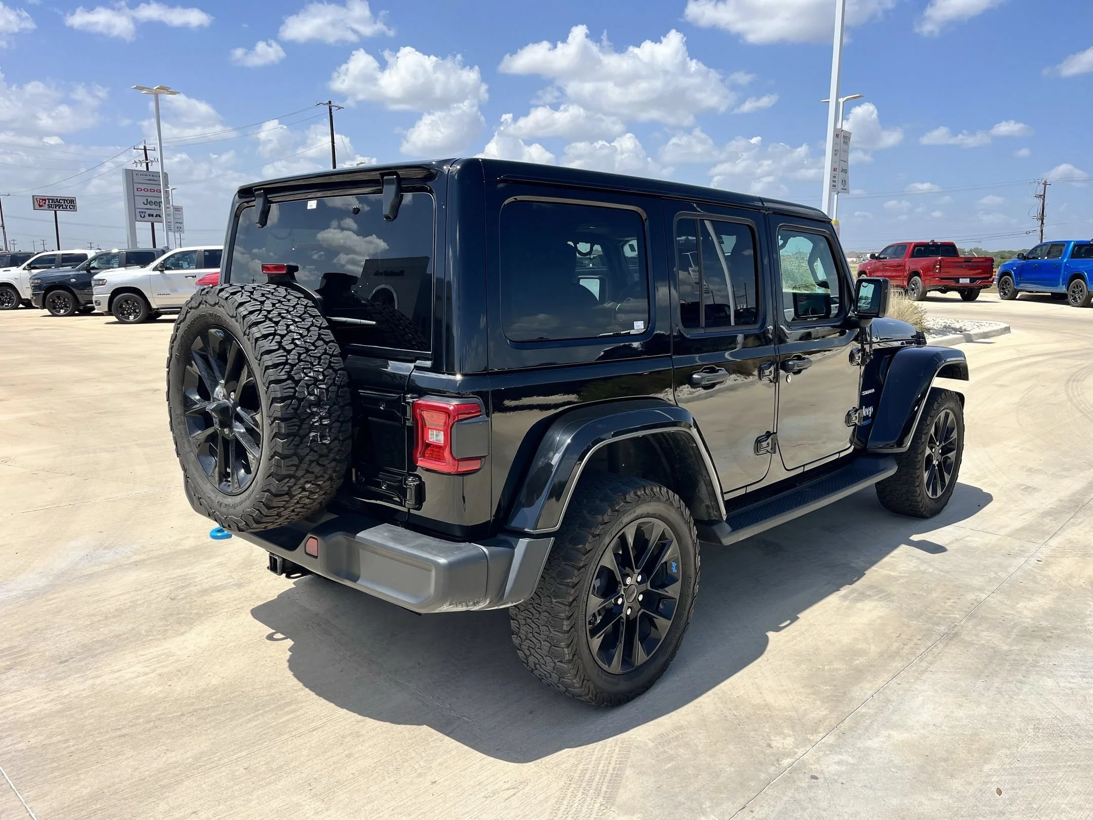 Used 2022 Black Jeep Unlimited Sahara 4xe image 3