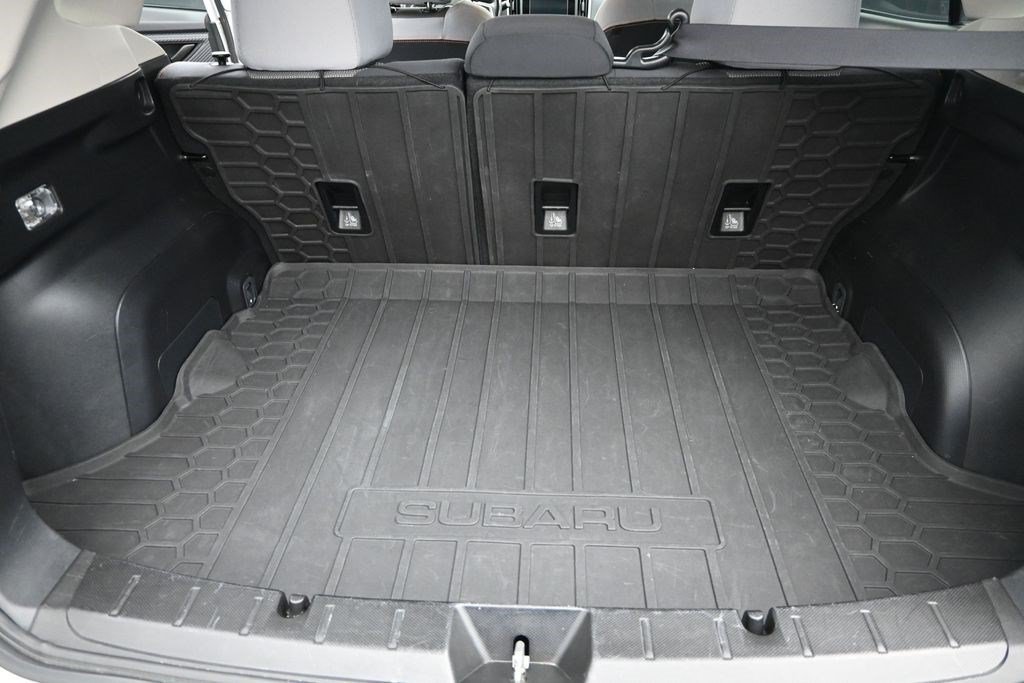 Used 2018 Crystal White Pearl Subaru Premium image 20