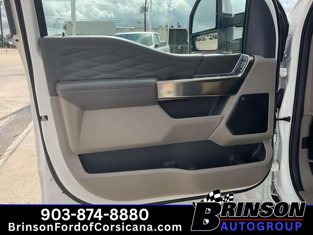 New 2026 Star White Metallic Tri-Coat Ford Platinum image 11