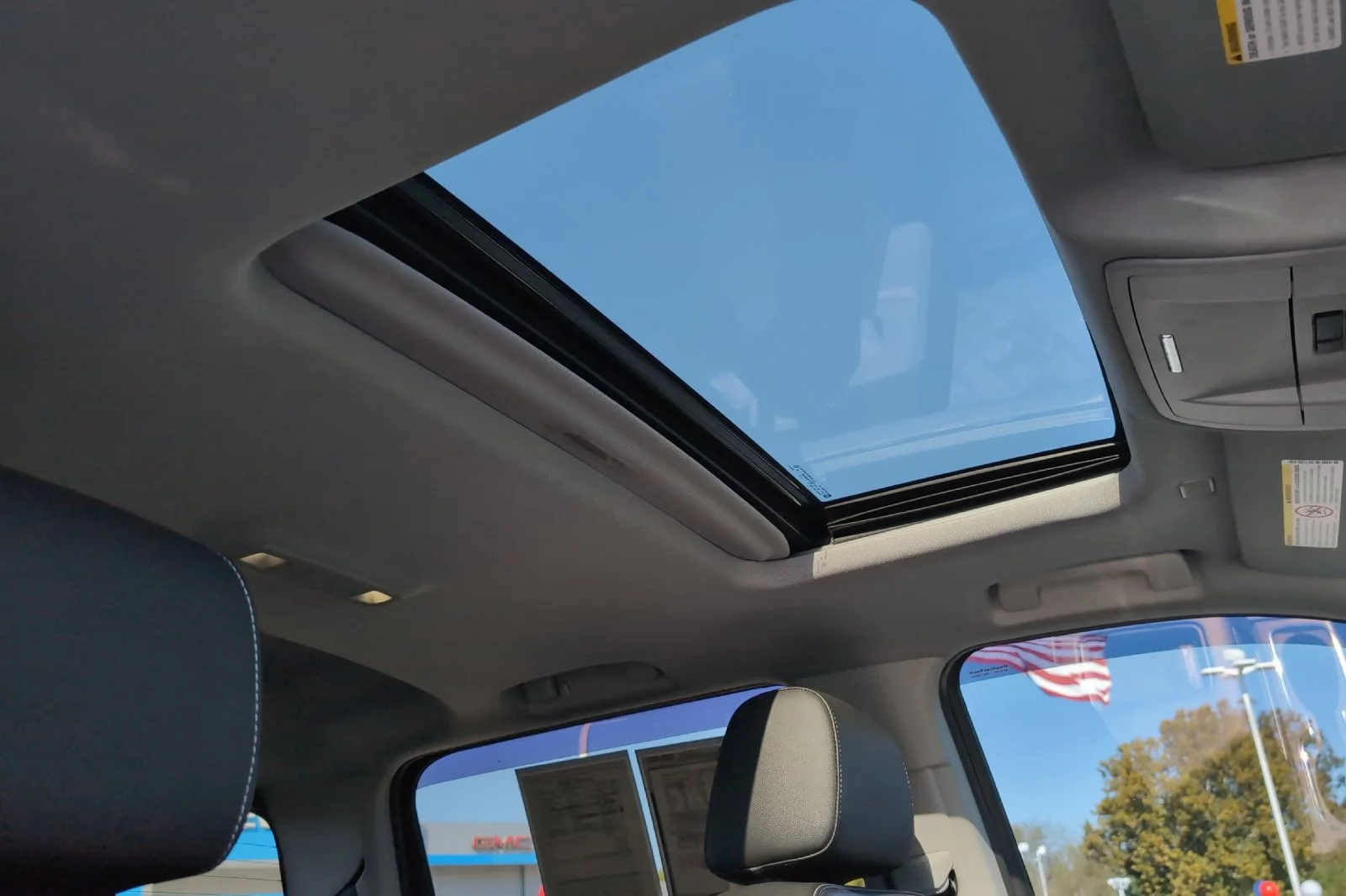 Used 2019 SILVER ICE METALLIC Chevrolet LTZ image 17