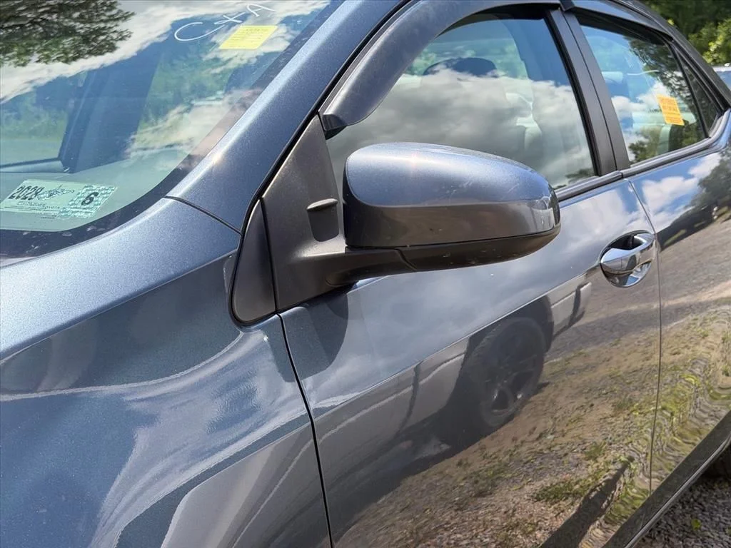 Used 2018 Gray Toyota LE image 9