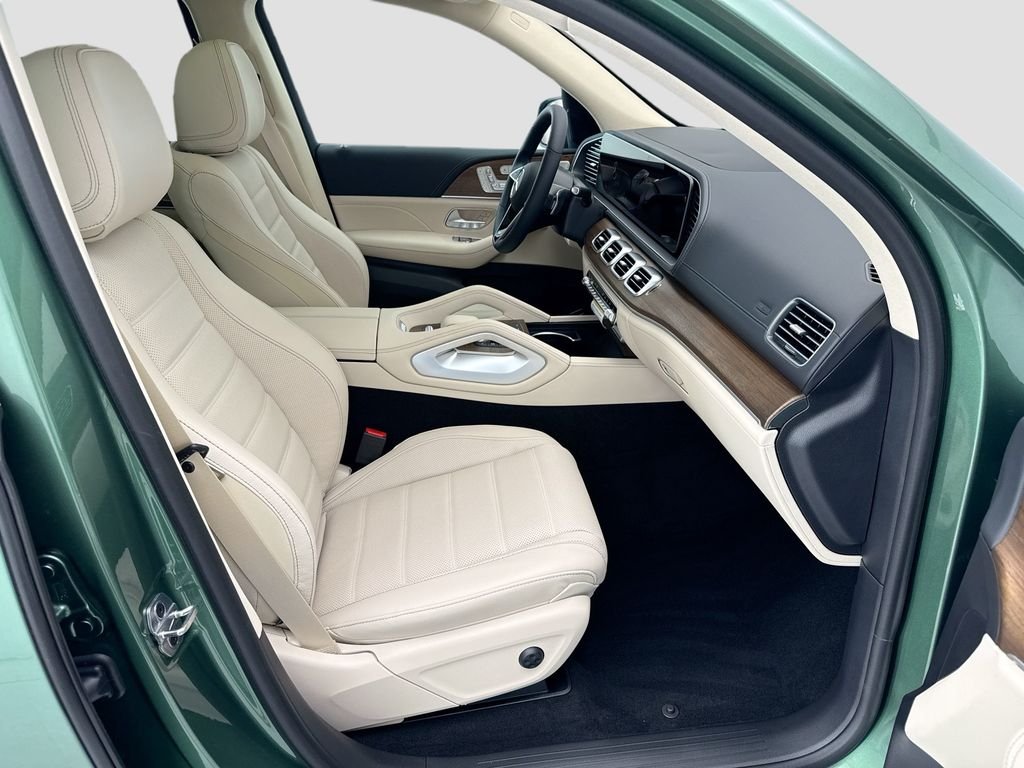 New 2026 MANUFAKTUR Ireland Mid Green Metallic Mercedes-Benz GLE 580 image 19