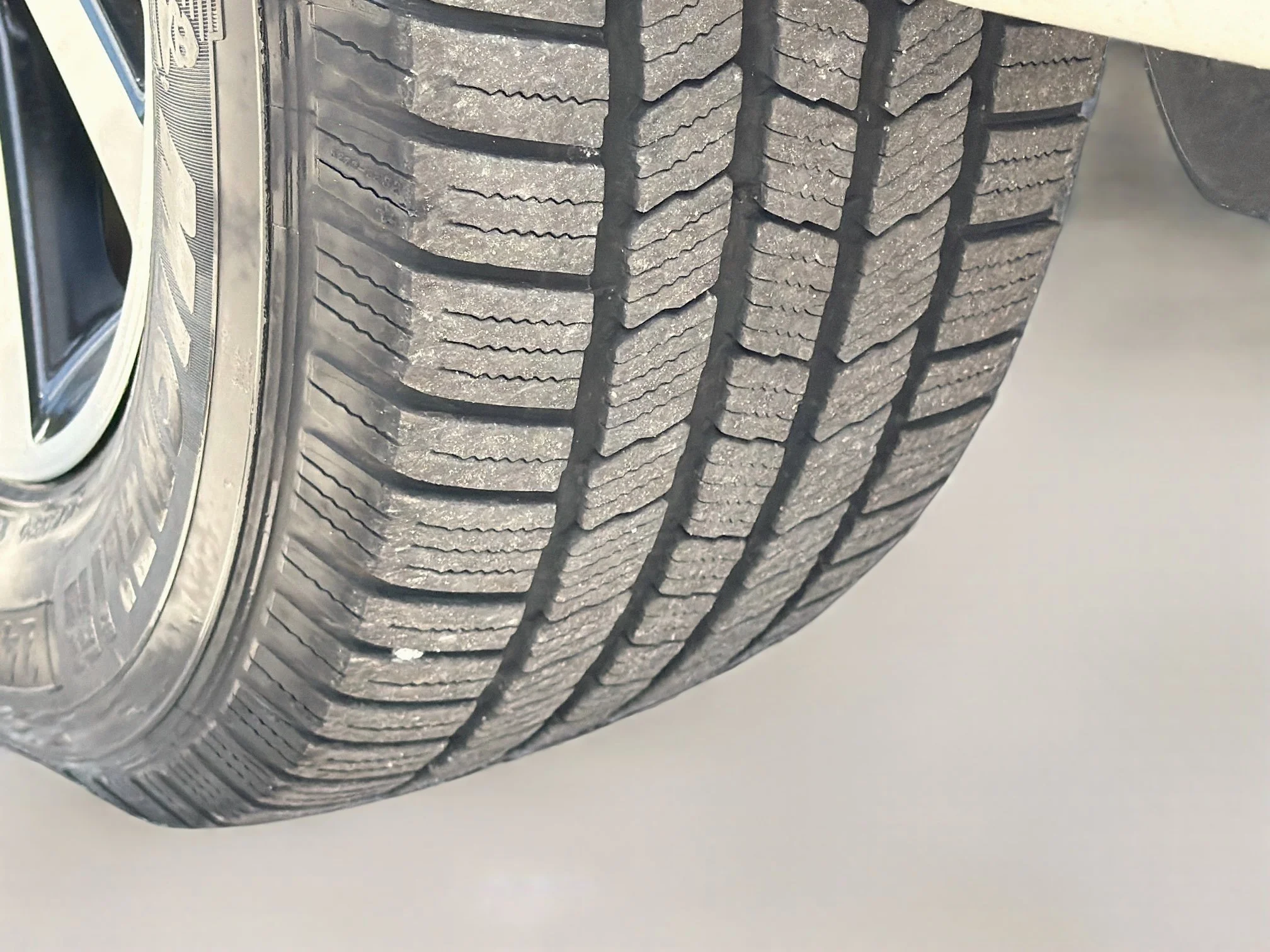 Used 2022 Blizzard Pearl Toyota Limited image 41
