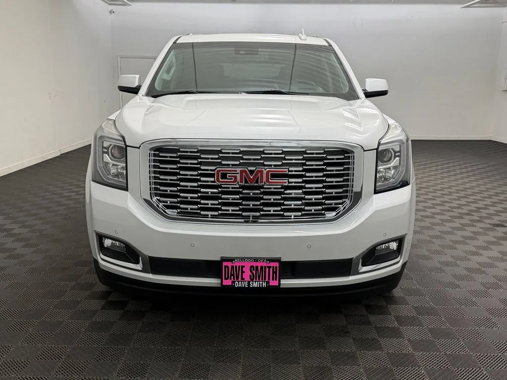 Used 2019 White Frost Tricoat GMC Denali image 6