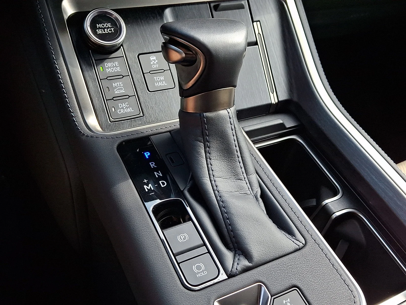 Used 2024 ATOMIC SILVER (1J7) / BLA Lexus  image 16