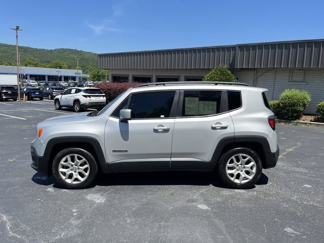 Used 2018 Glacier Metallic Jeep Latitude image 4