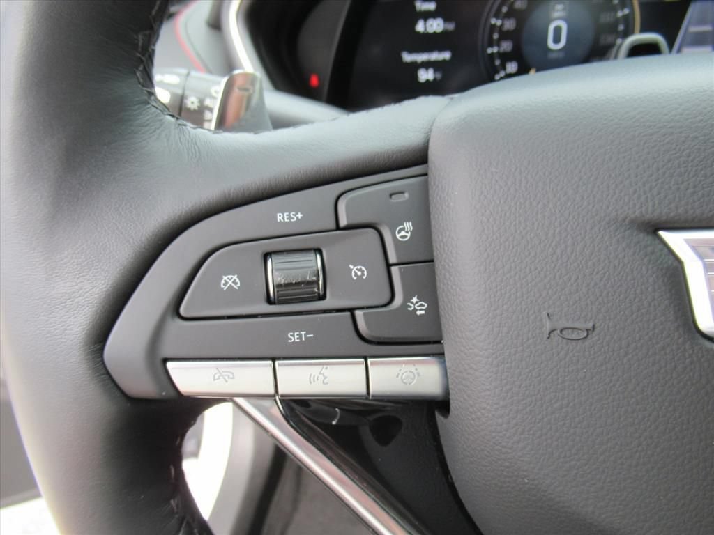 Used 2022 Crystal White Tricoat Cadillac Sport image 23