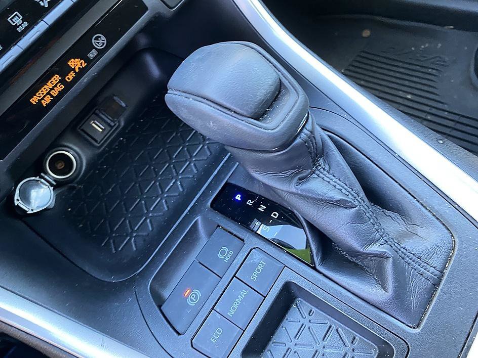 Used 2021 Magnetic Gray Metallic Toyota LE image 11