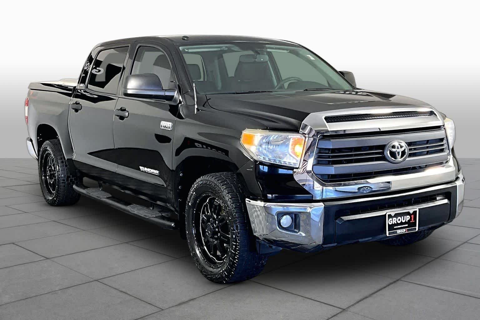 Pre-Owned 2015 Toyota Tundra SR5