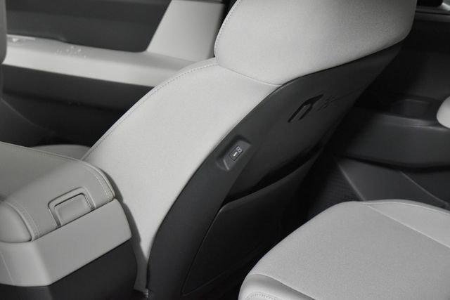 New 2027 Gray Hyundai SE AWD image 77
