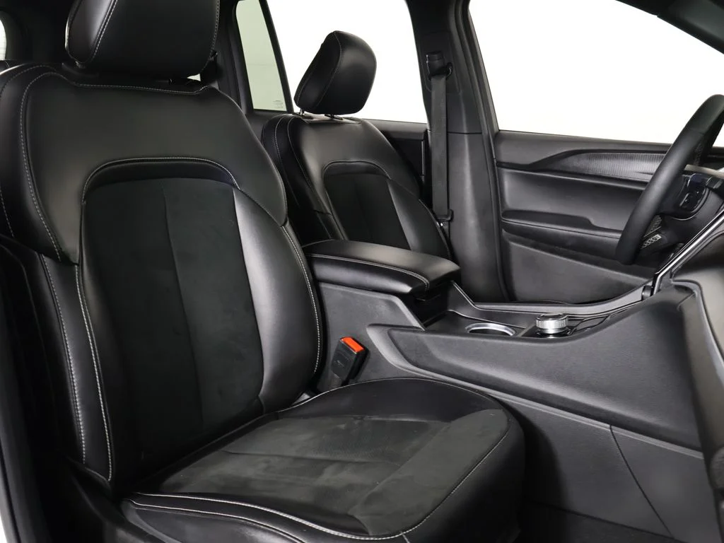Used 2025 Bright White Clearcoat Jeep Altitude image 29
