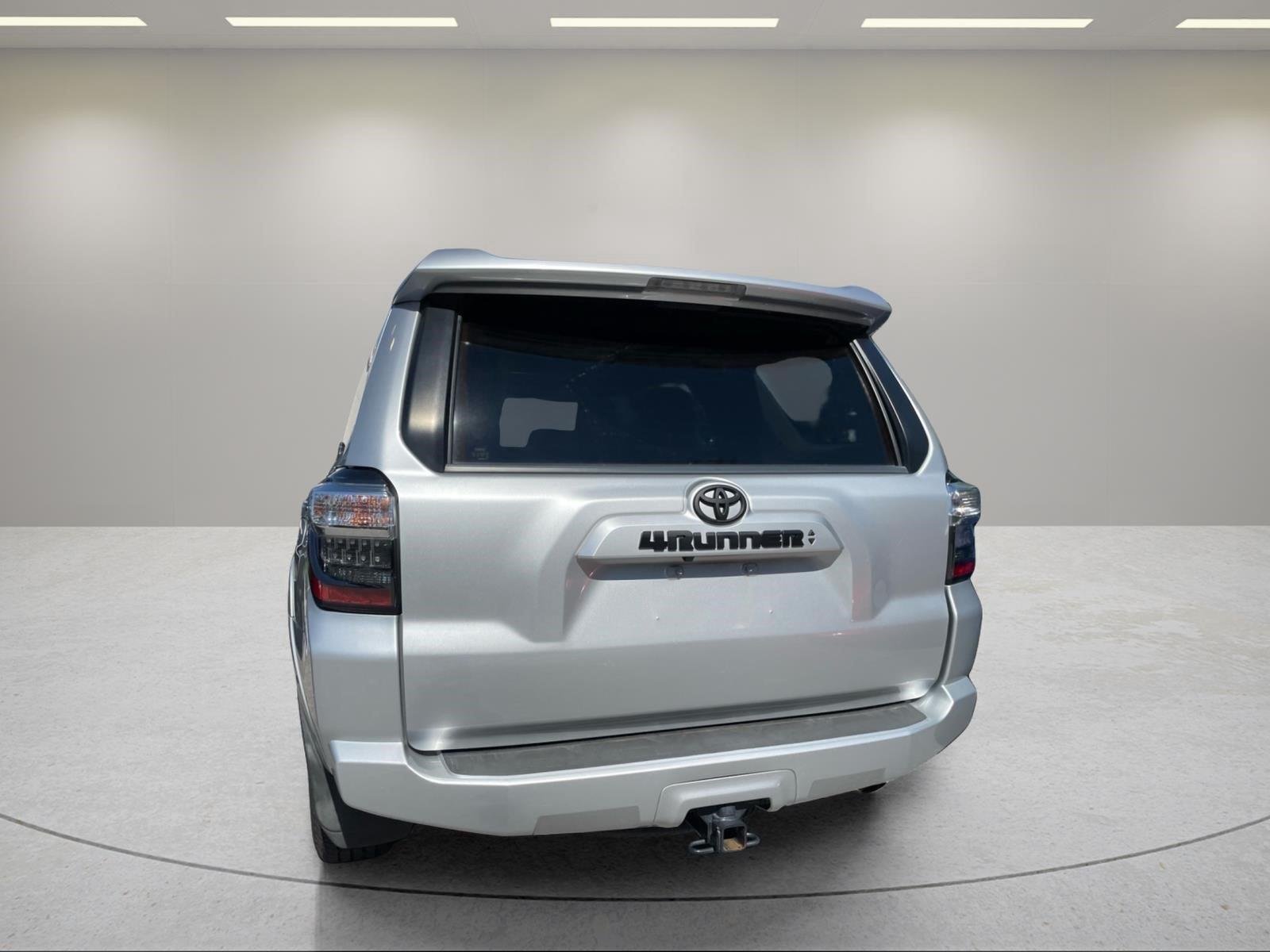 Used 2021 Classic Silver Metallic Toyota SR5 Premium image 16