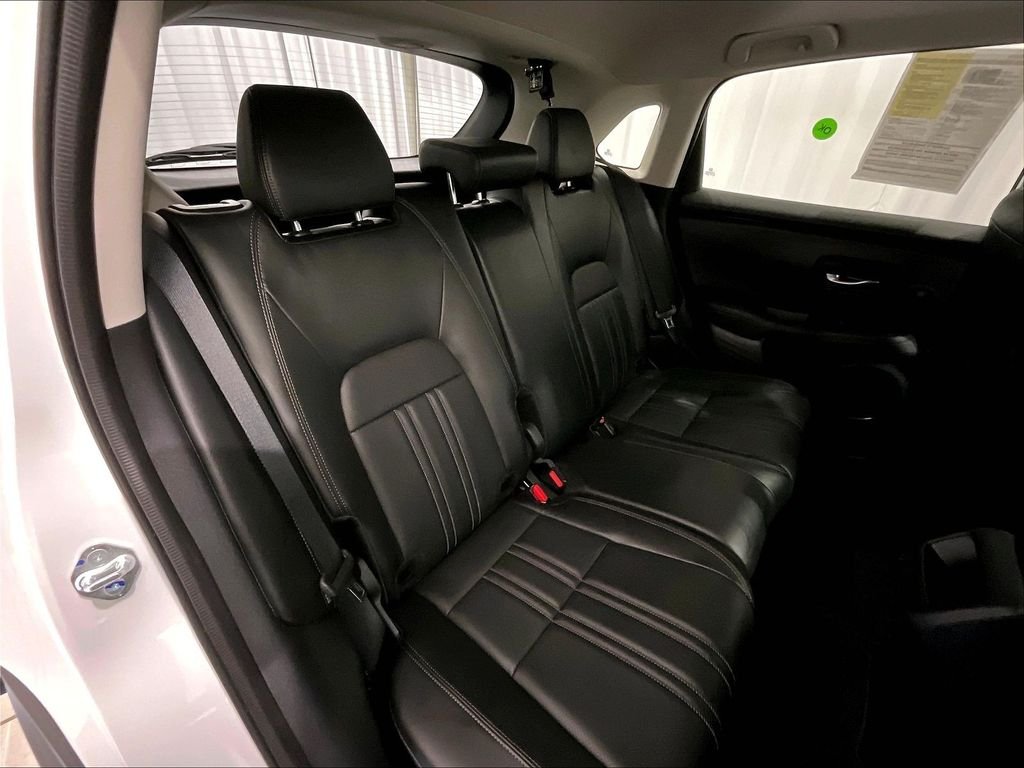 Used 2025 White Honda EX-L image 16