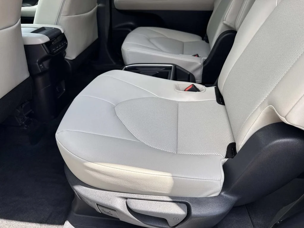 Used 2025 Silver Toyota XLE image 15