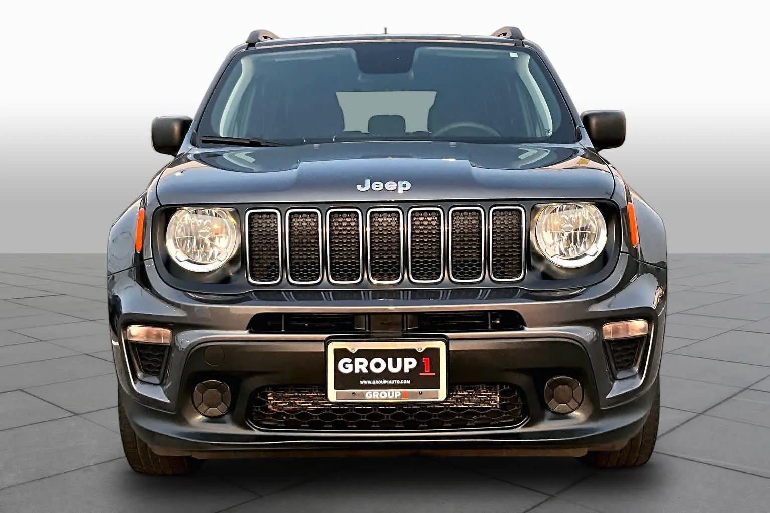 Used 2020 Granite Crystal Metallic Clearcoat Jeep Sport image 4