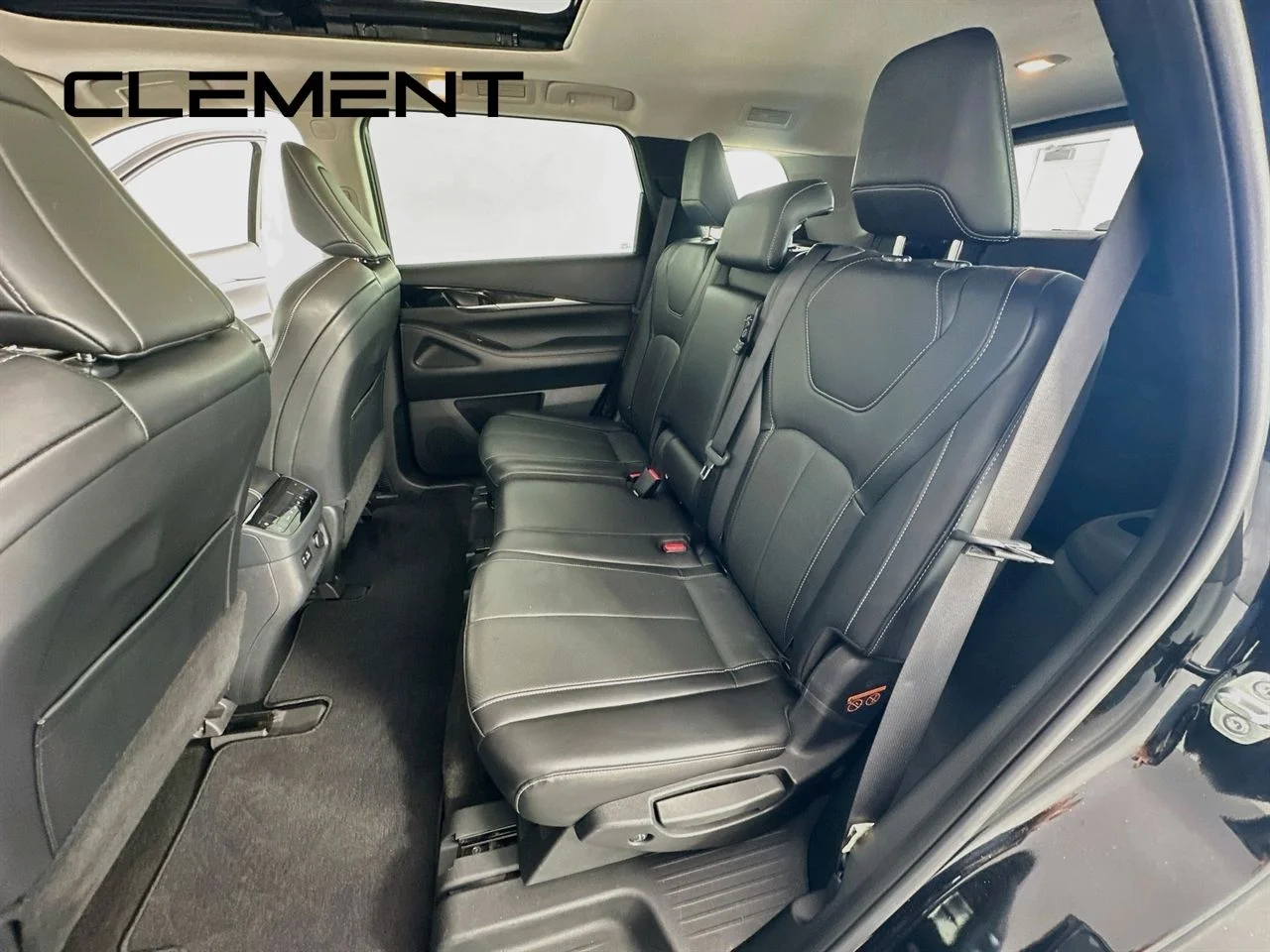 Used 2022 Mineral Black INFINITI PURE image 32