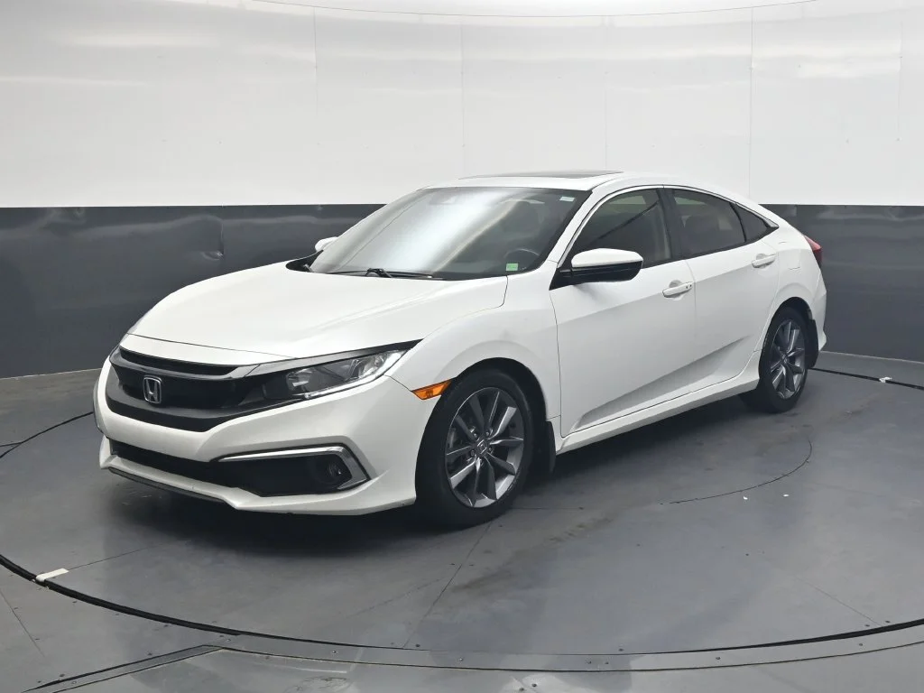 Used 2019  Honda EX image 8