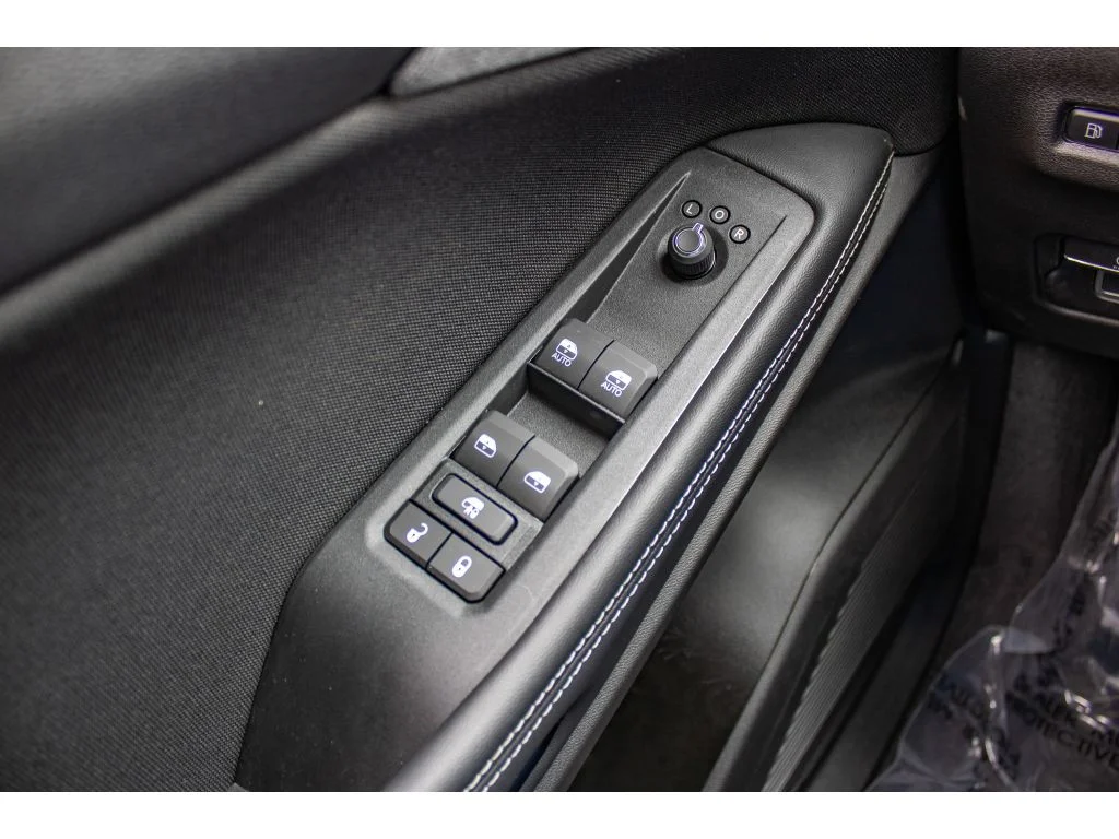 New 2026 Sting-Gray Clearcoat Jeep Laredo image 30
