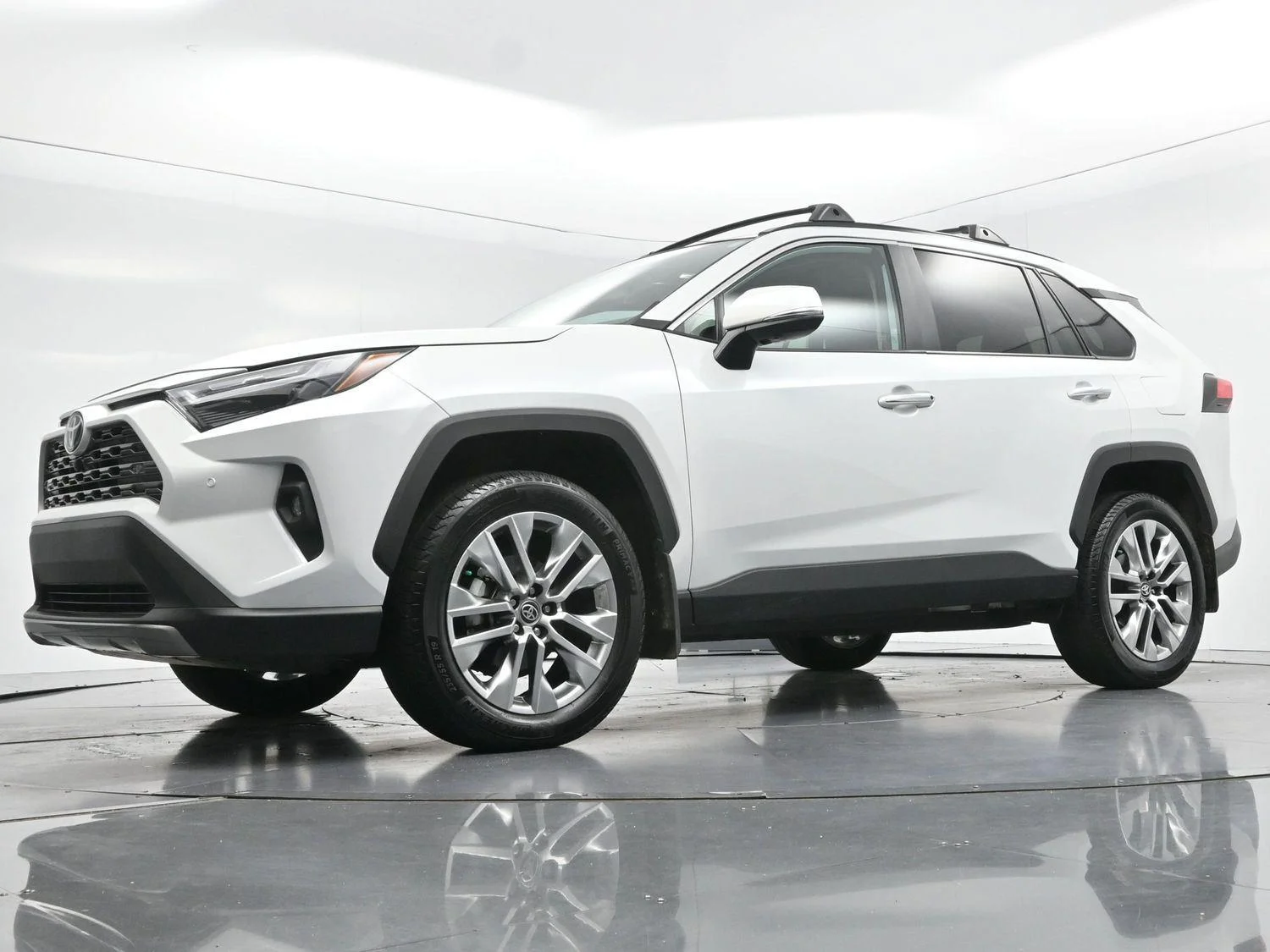 Used 2025 Wind Chill Pearl Toyota Limited image 48