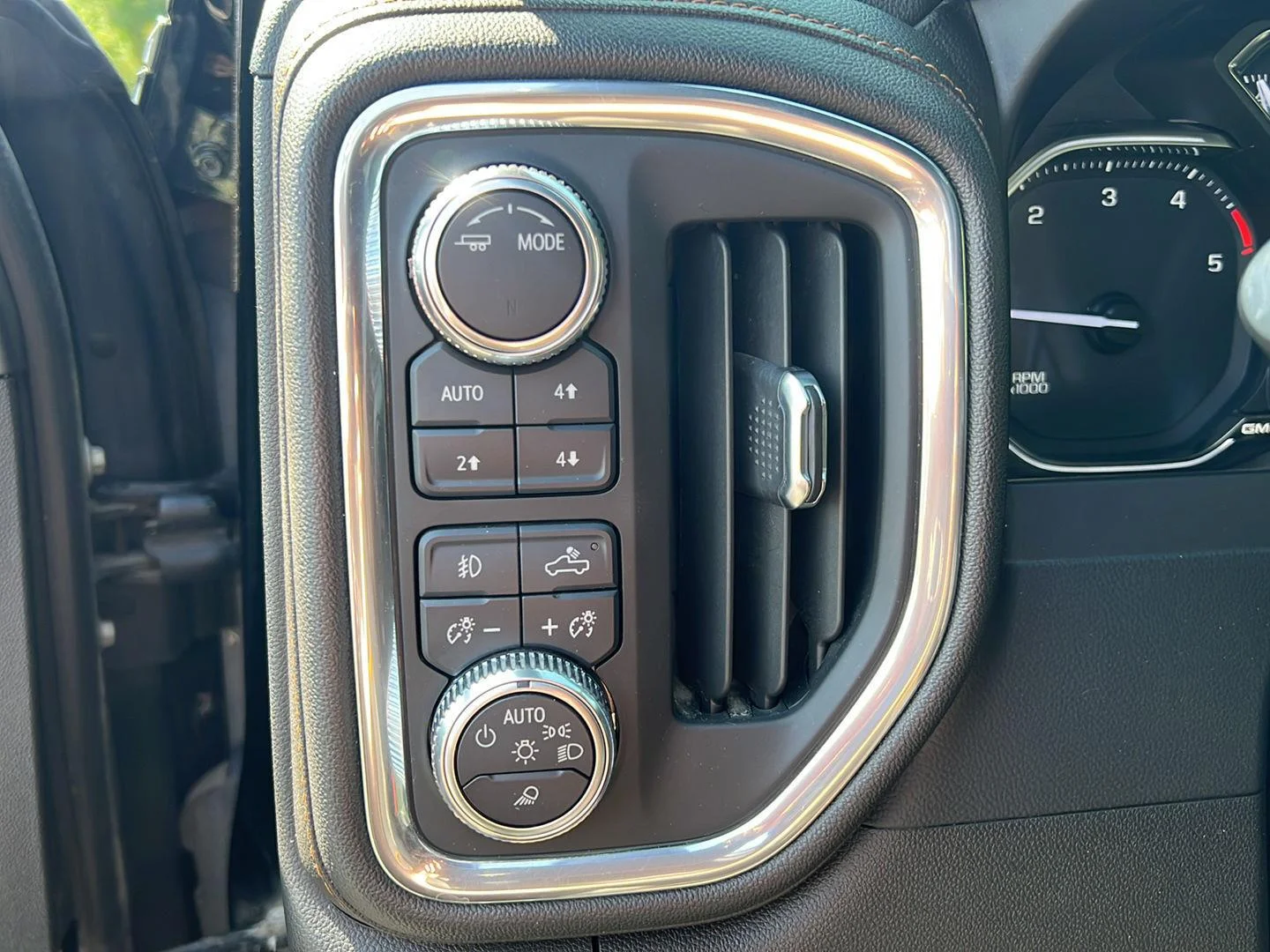 Used 2021 Onyx Black GMC AT4 image 7