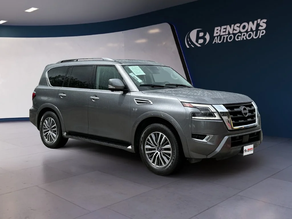 Used 2022 Gray Nissan SL image 7