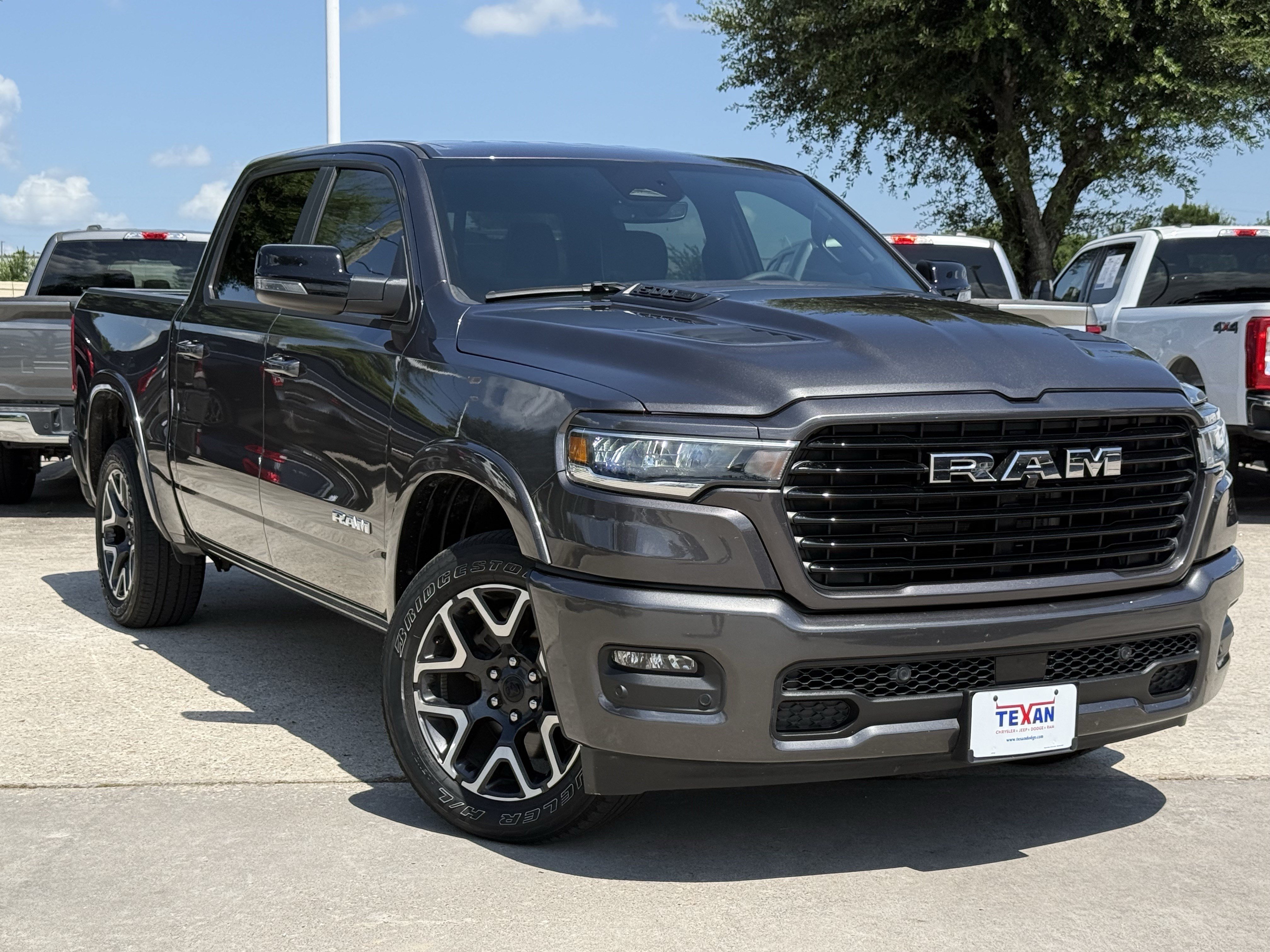 Used 2025 Granite Crystal Metallic Clearcoat Ram  image 2