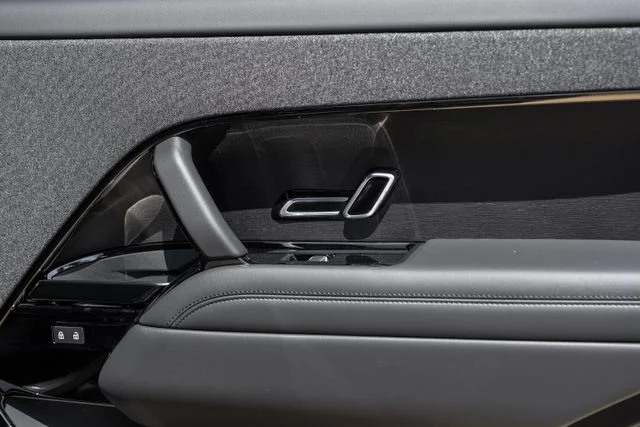 New 2026  Land Rover Dynamic SE image 58