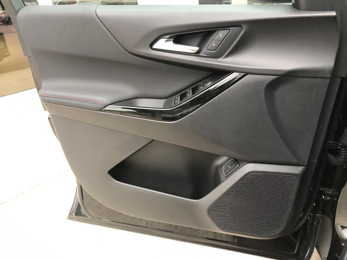 New 2026 Black Chevrolet Awd 4dr Rs image 18