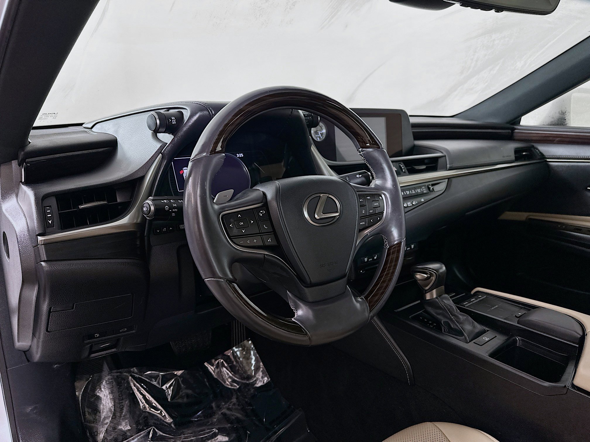 2019 Lexus ES 350 - Photo 10