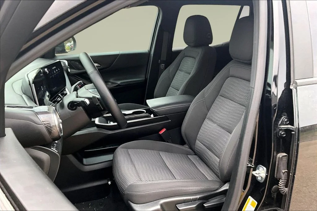 Used 2025 Black Chevrolet LT image 24
