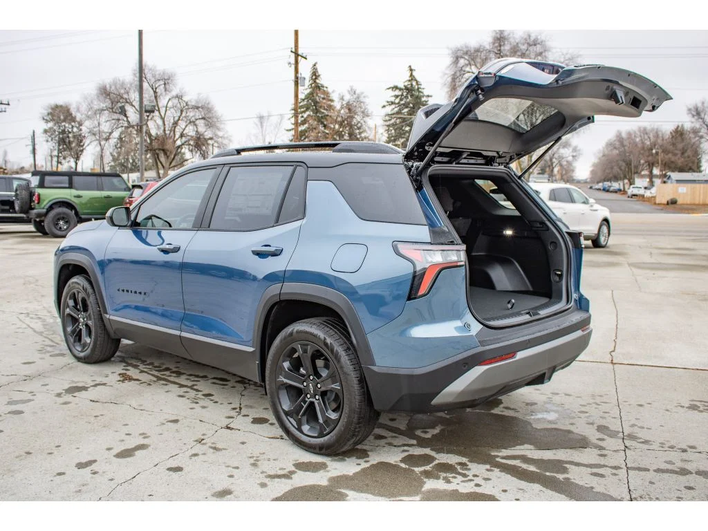 New 2026 LAKESHORE BLUE METALLIC Chevrolet AWD LT image 9