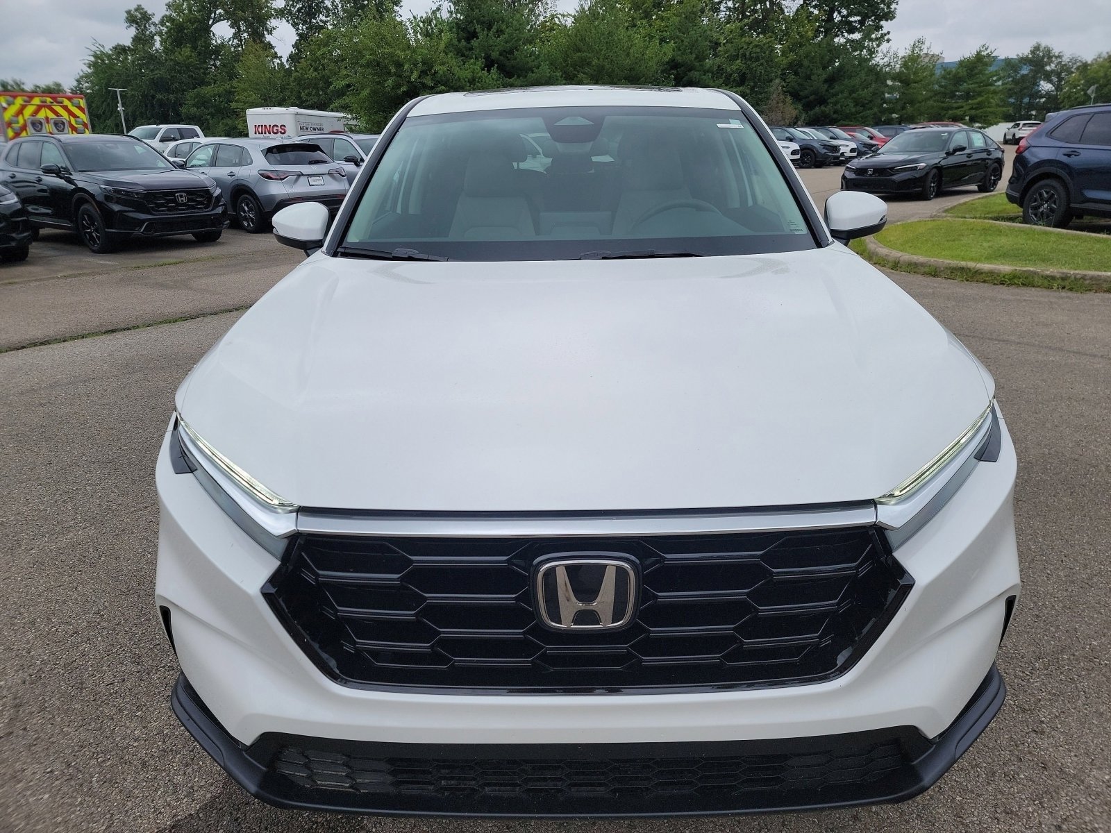 New 2026 Platinum White Pearl Honda EX image 2