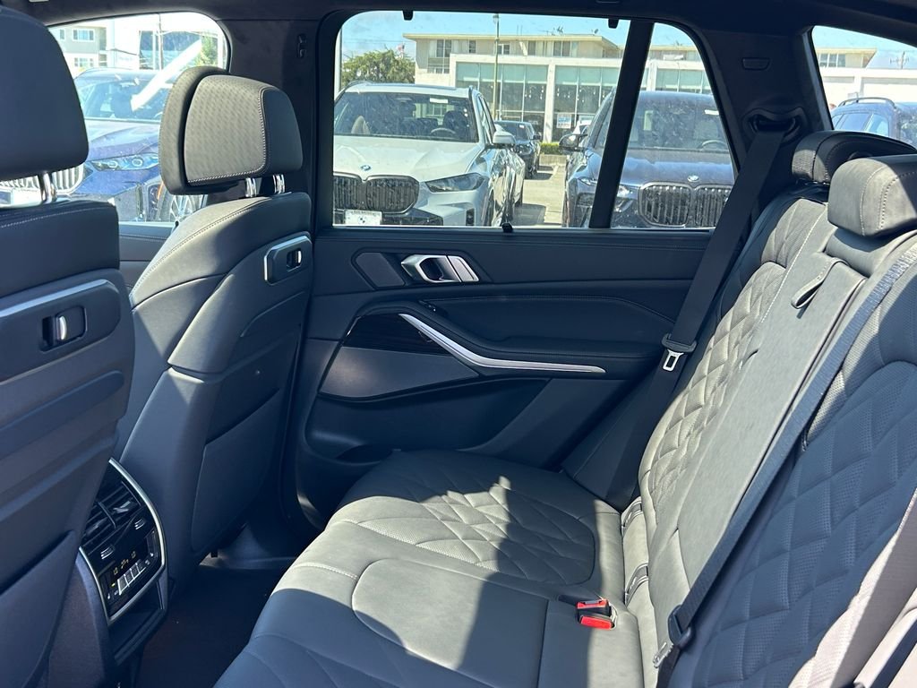 New 2026 Black Sapphire Metallic BMW xDrive50e image 30