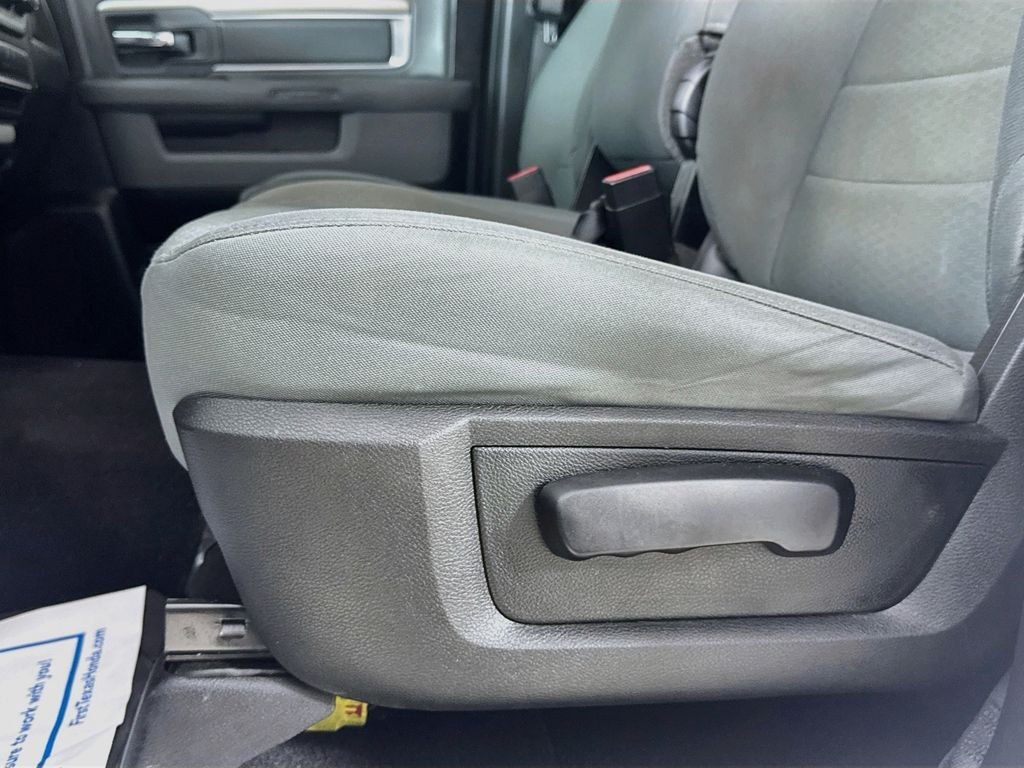 Used 2018 Bright White Clearcoat Ram SLT image 23