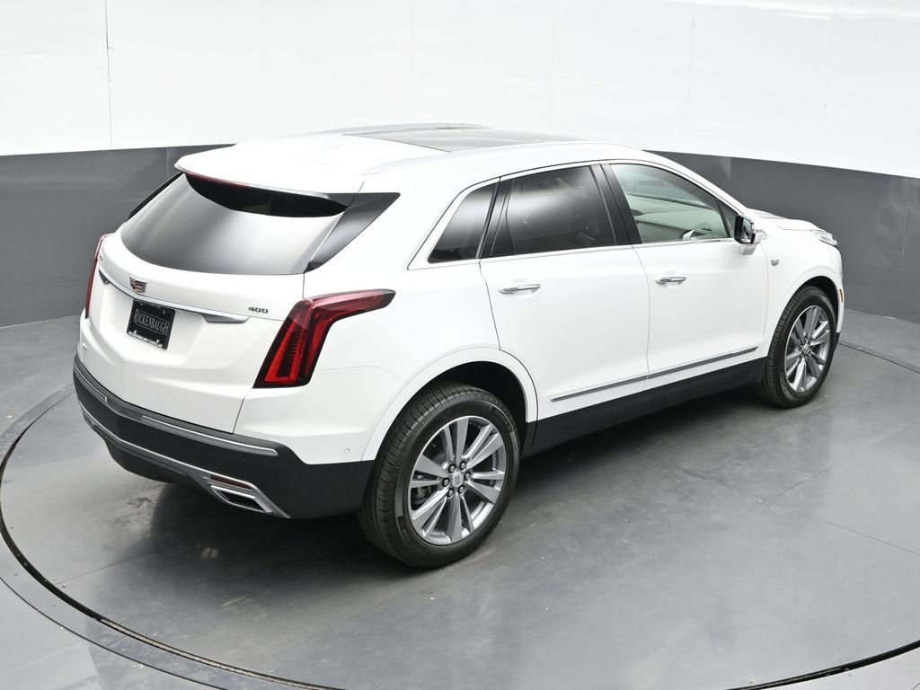 New 2026 Crystal White Tricoat Cadillac Premium Luxury image 32