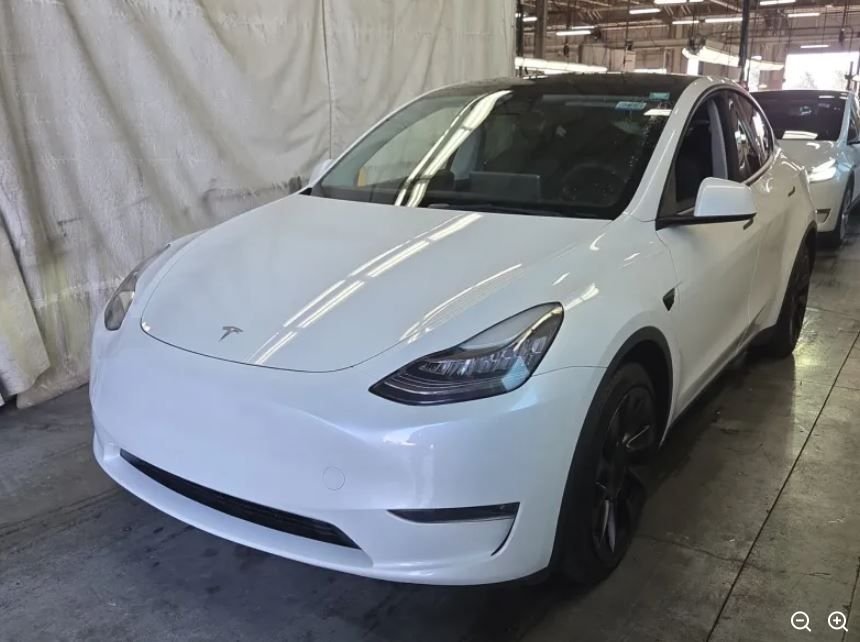 Used 2023 White Tesla Long Range image 1