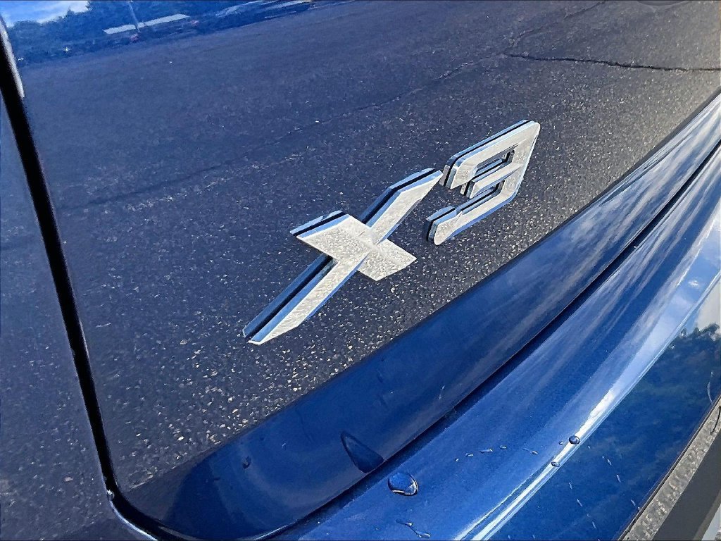 Used 2024 Blue BMW xDrive30i image 27