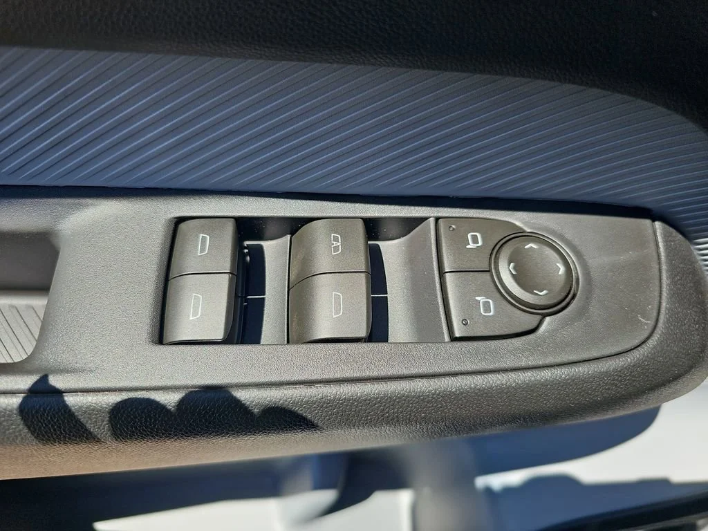 2027 Chevrolet Bolt LT - Photo 28