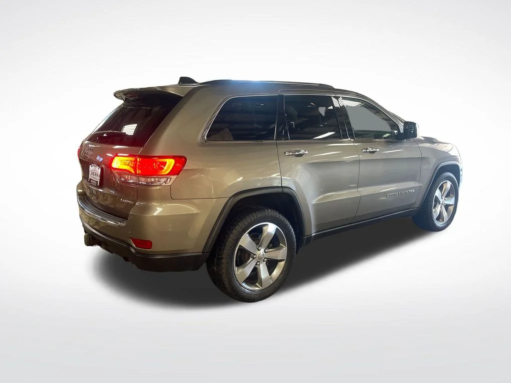 Used 2016 Beige Jeep Limited image 5