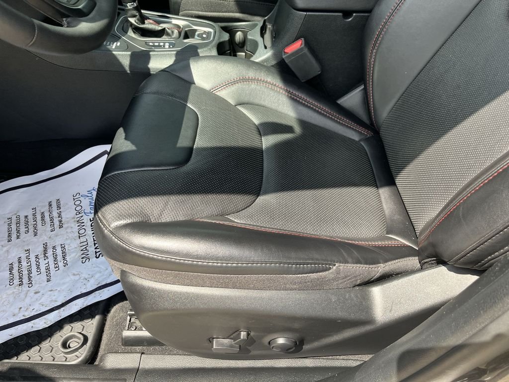 Used 2023 Gray Jeep Trailhawk image 12
