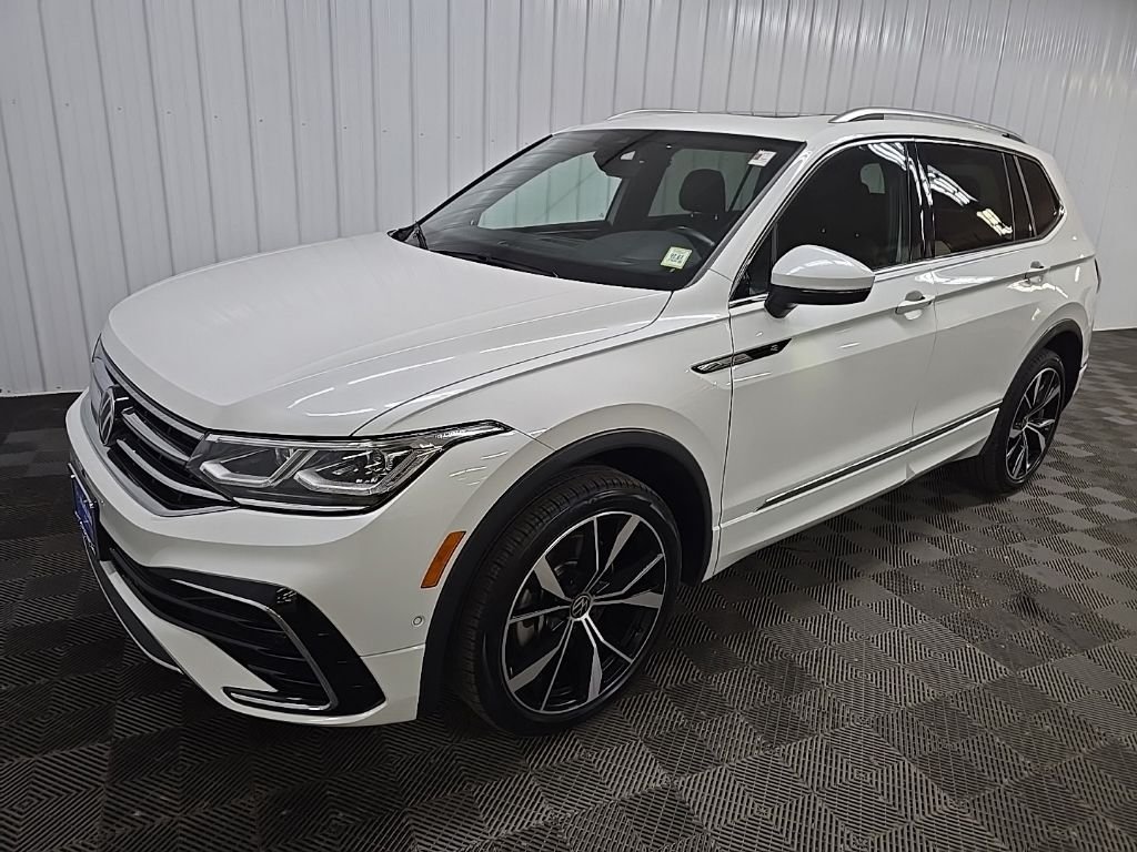 Used 2024 White Volkswagen 2.0T SEL R-Line image 9